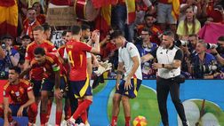 VIDEO / Incredibile in Germania: uno steward colpisce Morata per sbaglio e gli fa male