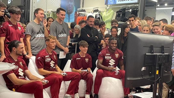 Toro, 200 tifosi per Zapata, Vojvoda e Sazonov al JD Store de Le Gru - immagine 1