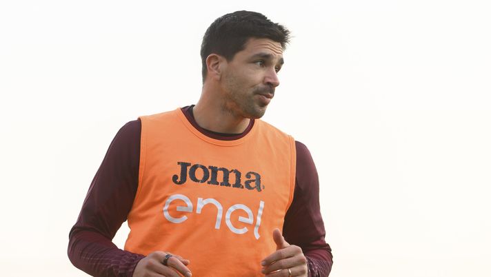 TURIN, ITALY - DECEMBER 10: Giovanni Simeone of Torino FC during the Torino FC Training Session at Stadio Filadelfia on December 10, 2025 in Turin, Italy. (Photo by Stefano Guidi - Torino FC/Torino FC 1906 via Getty Images) Torino, i convocati per la Cremonese: tre recuperi importanti per Baroni - immagine 1