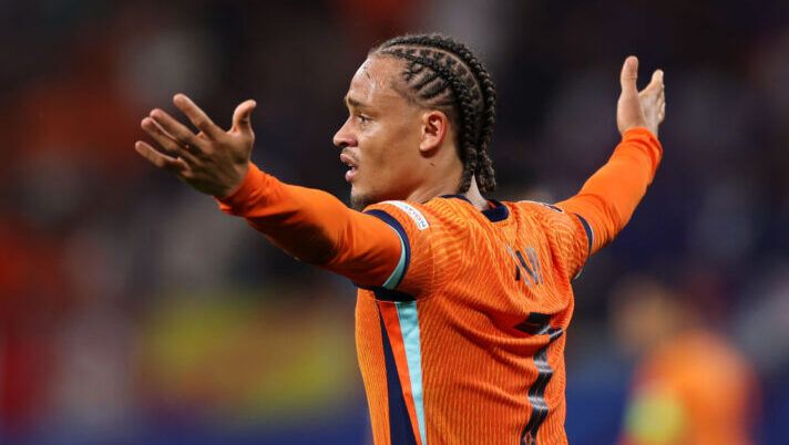 LEIPZIG, GERMANY - JUNE 21: Xavi Simons of the Netherlands reacts as the goal he scored is under VAR review and later ruled out for offside during the UEFA EURO 2024 group stage match between Netherlands and France at Football Stadium Leipzig on June 21, 2024 in Leipzig, Germany. (Photo by Carl Recine/Getty Images) Romano – Inter, previsti nuovi contatti per Lookman! La verità su Nico Gonzalez e Xavi Simons - immagine 1
