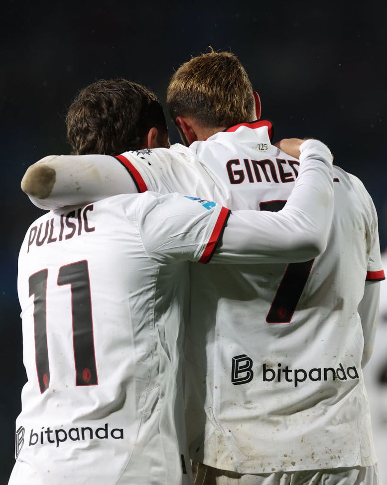 Santiago Gimenez e Christian Pulisic esultano in Empoli-Milan di sabato scorso (Foto di Claudio Villa/AC Milan via Getty Images) Champions-League-Feyenoord-Milan