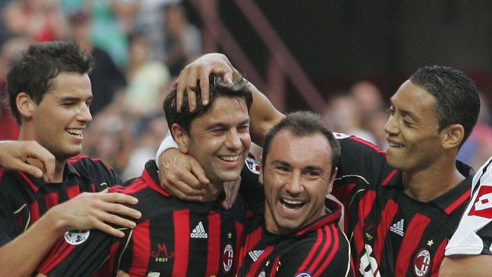 Costacurta: “Negli anni ’80 giocavamo e facevamo l’amore. Con gli interisti in settimana…” Costacurta: “Negli anni ’80 giocavamo e facevamo l’amore. Con gli interisti in settimana…” - immagine 1