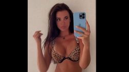VIDEO / “Ho ritrovato il mio vecchio costume”: Ivana Knoll lascia di stucco i fan