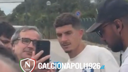 Sessione di autografi e foto a Castel Volturno per capitan Di Lorenzo