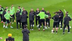 VIDEO FCIN1908 / Il Kairat a San Siro: è il compleanno di Sorokin e viene accolto così