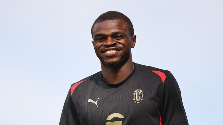 CAIRATE, ITALY - JULY 24: Pierre Kalulu in action during an AC Milan Training Session at Milanello on July 24, 2024 in Cairate, Italy. (Photo by Vincenzo Lombardo/AC Milan via Getty Images) Romano – Kalulu dal Milan alla Juventus, è fatta: ecco cifre e dettagli - immagine 1