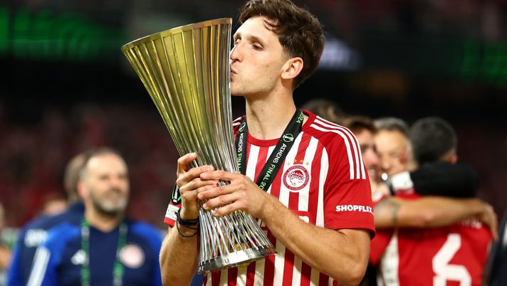 Ex Verona, dopo Hien anche Retsos alza una coppa - immagine 1