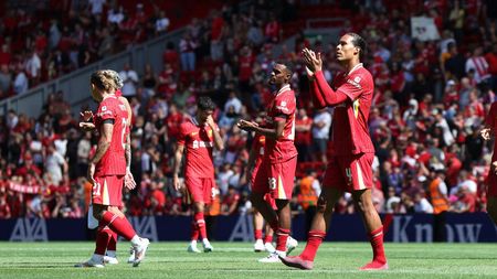 Liverpool, Van Dijk sul rinnovo: 'Al momento non ci sono cambiamenti...'