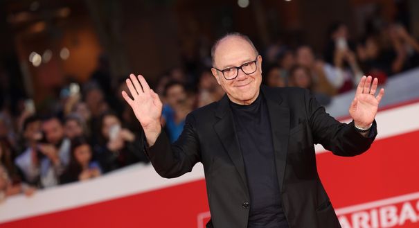 Getty Images ‘Vita da Carlo quarta stagione’, al via le riprese: protagonisti, guest star e dove vederlo- immagine 3