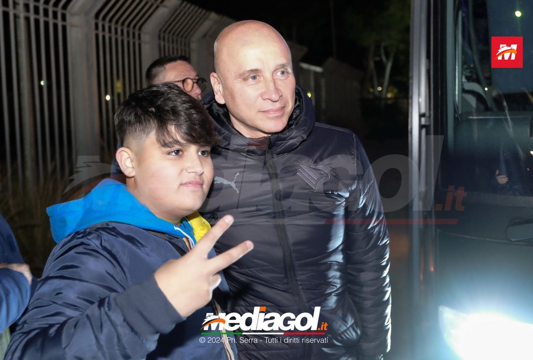 FOTO PALERMO: la squadra rosanero si raduna al parcheggio dell’Ippodromo (GALLERY) - immagine 19