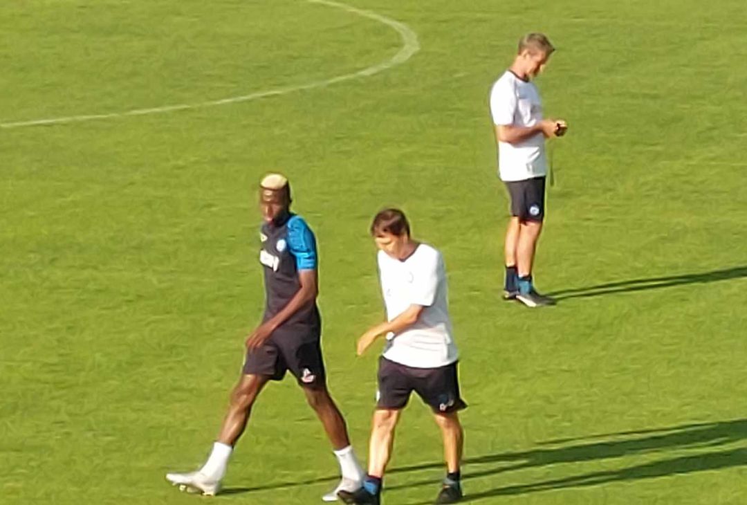 GALLERY Osimhen a colloquio con Rudi Garcia a fine allenamento - immagine 7