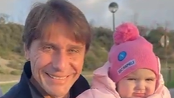 Conte, che sorrisi con la baby tifosa del Napoli: la scena è emozionante!