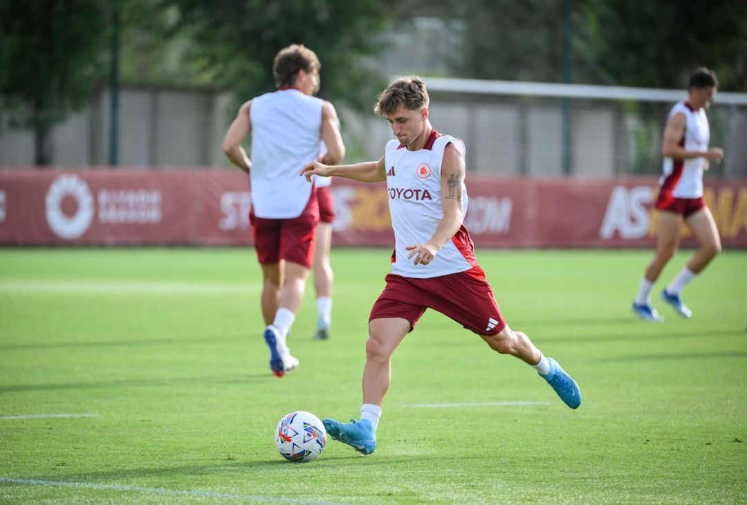 Roma, rifinitura a Trigoria alla vigilia di Cagliari: c’è Dybala – FOTO GALLERY - immagine 29