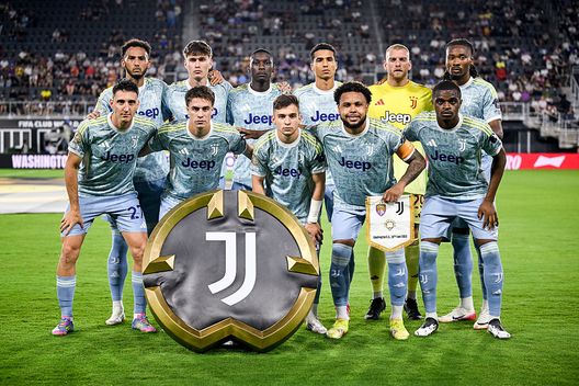 La formazione della Juventus prima del suo esordio nel Mondiale per Club. (Foto di Daniele Badolato - Juventus FC/Juventus FC via Getty Images) Juventus, Tudor: “Contento per la partita, sul finale ho anche chiesto di rallentare”- immagine 2