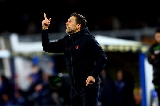 LECCE, ITALY - FEBRUARY 21: Head coach of US Lecce Eusebio Di Francesco gestures during the Serie A match between US Lecce and FC Internazionale at Stadio Via del Mare on February 21, 2026 in Lecce, Italy. (Photo by Maurizio Lagana/Getty Images)