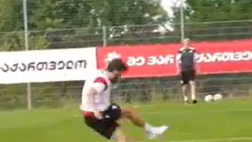 Kvaratskhelia scalda i motori in vista di Euro2024: altro eurogol in allenamento