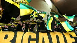 Derby bretone Rennes-Nantes: tensioni, divieti del Prefetto e la protesta dei tifosi