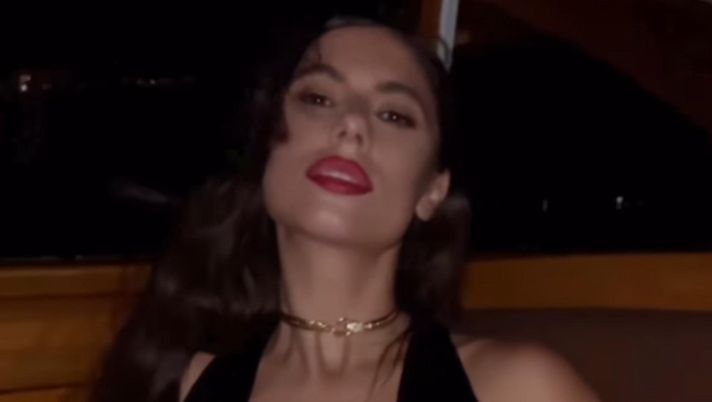 Ines Trocchia in abito da sera, sensuale ed elegante: i follower in estasi - immagine 1