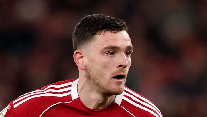 Calciomercato Milan, Tottenham forte su Robertson: la situazione