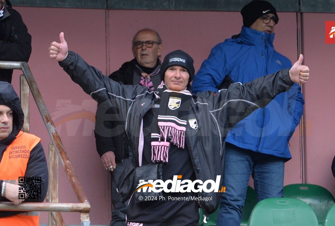 FOTOTIFO Palermo-Modena 4-2, gli scatti ai tifosi al “Renzo Barbera” (GALLERY) - immagine 31