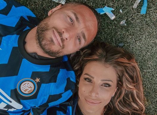 Lady D’Ambrosio a San Siro per la festa scudetto: “L’Inter del futuro la schieriamo noi” Lady D’Ambrosio a San Siro per la festa scudetto: “L’Inter del futuro la schieriamo noi” - immagine 1