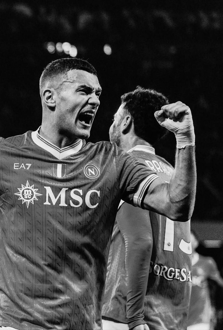 Ricomincio da tre, il Napoli si rialza: abbracci e sorrisi tra gli azzurri – LE FOTO - immagine 19