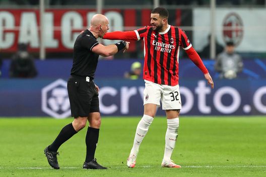 Kyle Walker con la maglia del Milan (Photo by Marco Luzzani/Getty Images) Kyle Walker: fra l’amicizia con Kompany e il buon cibo di Milanello- immagine 2