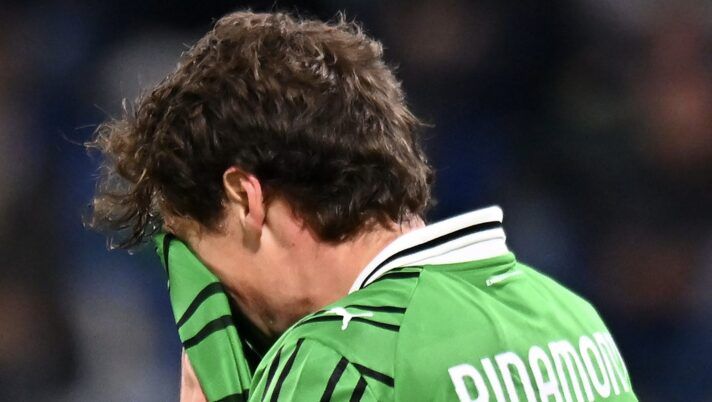 BREAKING – Sassuolo, Pinamonti è costretto al cambio contro la Fiorentina: il motivo dello stop - immagine 1