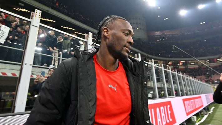 MILAN, ITALY - FEBRUARY 05: Tammy Abraham of AC Milan celebrates victory after the Coppa Italia Quarter Final match between AC Milan and AS Roma at Stadio Giuseppe Meazza on February 05, 2025 in Milan, Italy. (Photo by Diego Puletto/AC Milan via Getty Images)  Abraham