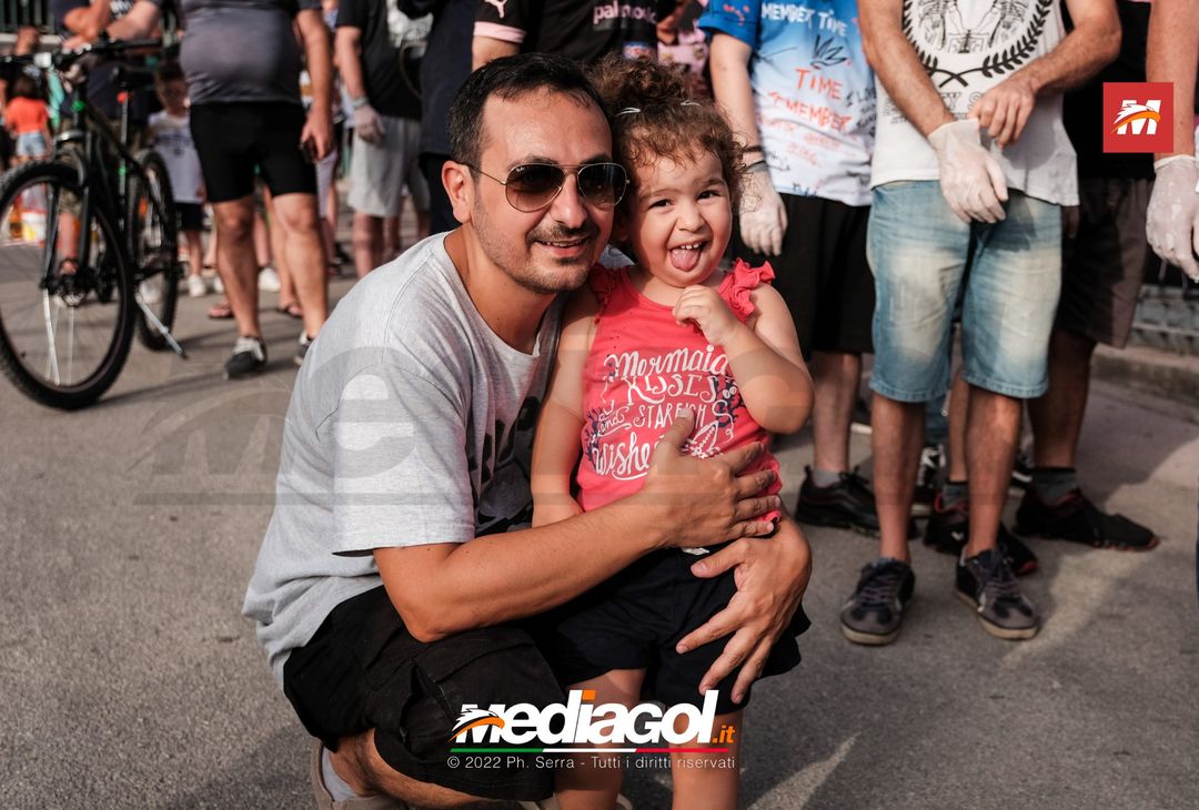 FOTO Palermo, le impronte rosa sul murales del ‘Renzo Barbera’ (Gallery) - immagine 66