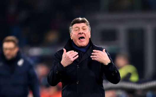 NAPLES, ITALY - DECEMBER 19: Walter Mazzarri, Head Coach of SSC Napoli, reacts during the Coppa Italia - Round of 16 match between SSC Napoli and Frosinone Calcio at Stadio Diego Armando Maradona on December 19, 2023 in Naples, Italy. (Photo by Francesco Pecoraro/Getty Images) FINALE! Napoli-Frosinone 0-4: al Maradona figuraccia epocale per Mazzarri e i suoi - immagine 2