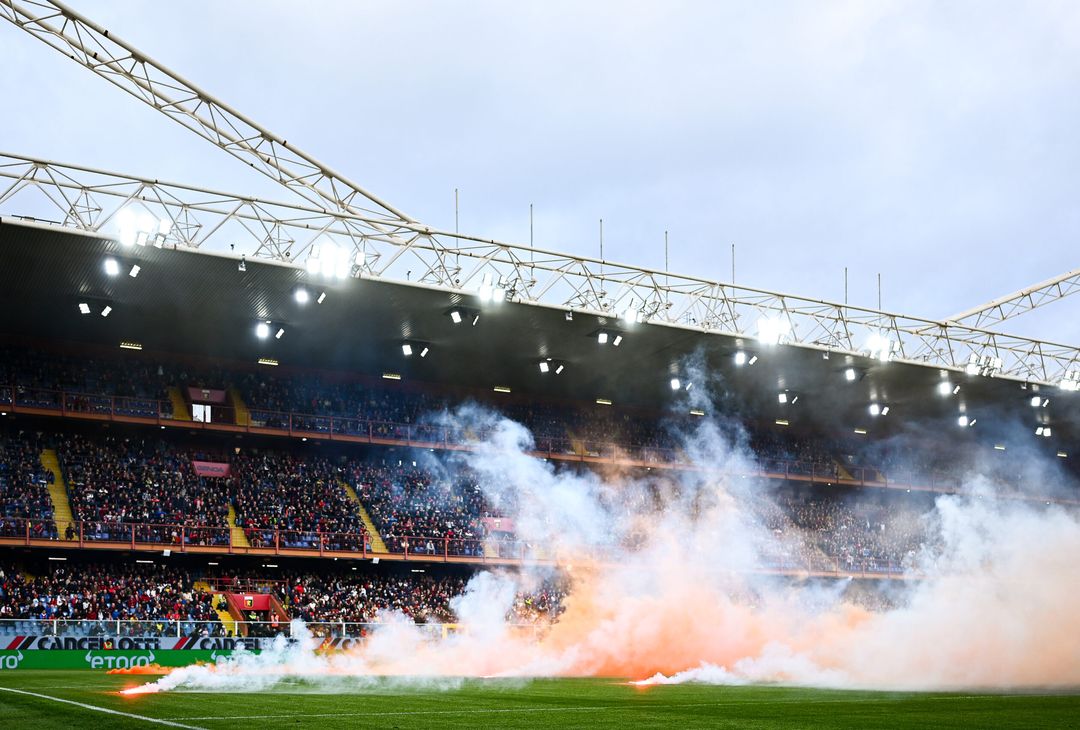 Genoa-Lazio, fumogeni