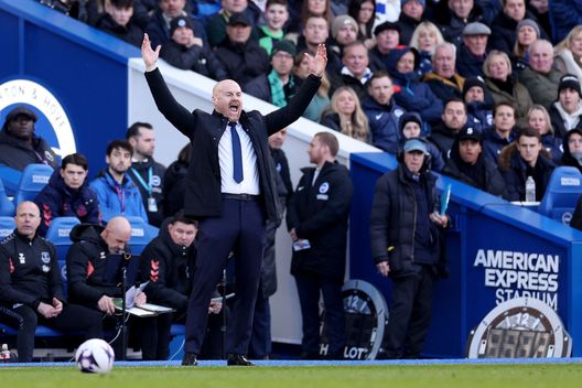Everton, Dyche: “Allenare qui è come fare il giocoliere con la sabbia”- immagine 2
