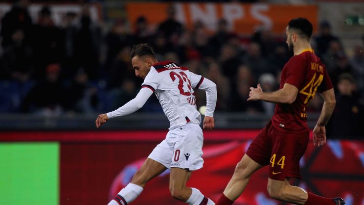 ROME, ITALY - FEBRUARY 18: Simone Edera of Bologna FC kicks the ball during the Serie A match between AS Roma and Bologna FC at Stadio Olimpico on February 18, 2019 in Rome, Italy. (Photo by Paolo Bruno/Getty Images) Edera, a Roma di nuovo titolare: nel Bologna le condizioni per crescere - immagine 1
