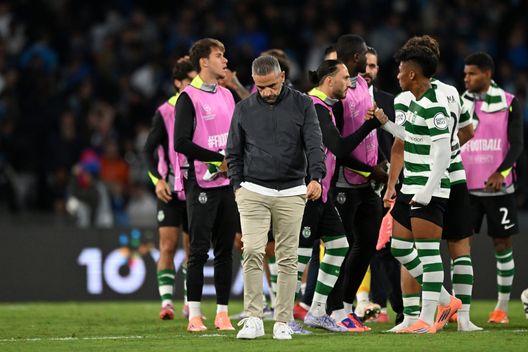 Lo Sporting di Rui Borges in campo contro il Napoli di Conte nella Champions League 2025-2026 (Foto di Francesco Pecoraro/Getty Images) Benfica-Sporting secondo l’Ai: come finisce il Derby di Lisbona per ChatGpt- immagine 2