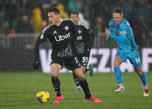 Belotti in Venezia-Como. (Foto di Timothy Rogers/Getty Images) Como, top e flop della Serie A 2024/2025: quanti giovani per i lariani!- immagine 6