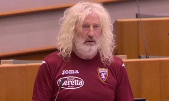 Al Parlamento Europeo febbre da derby della Mole, Mick Wallace: Juve me**a, forza Toro- immagine 2