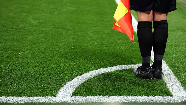 Caos in Inghilterra, guardalinee arrestato per abusi sessuali su minorenni - immagine 1