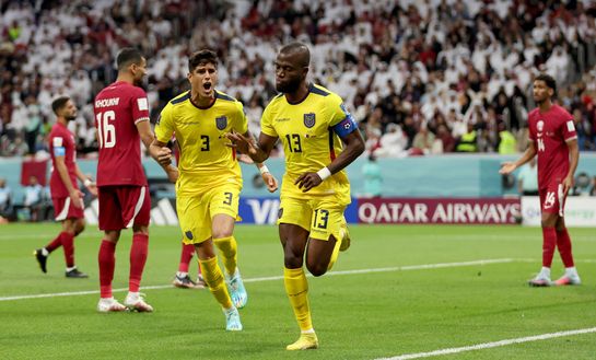 Enner Valencia dell’Ecuador esulta durante la partita del Gruppo A della Coppa del Mondo FIFA Qatar 2022 tra Qatar ed Ecuador all’Al Bayt Stadium il 20 novembre 2022 ad Al Khor, Qatar. (Foto di Lars Baron/Getty Images) ENNER VALENCIA IERI E OGGI