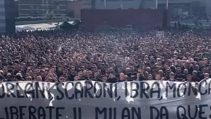 Milan, la Curva Sud contro Furlani, Ibra e Cardinale: cori per Maldini | Video