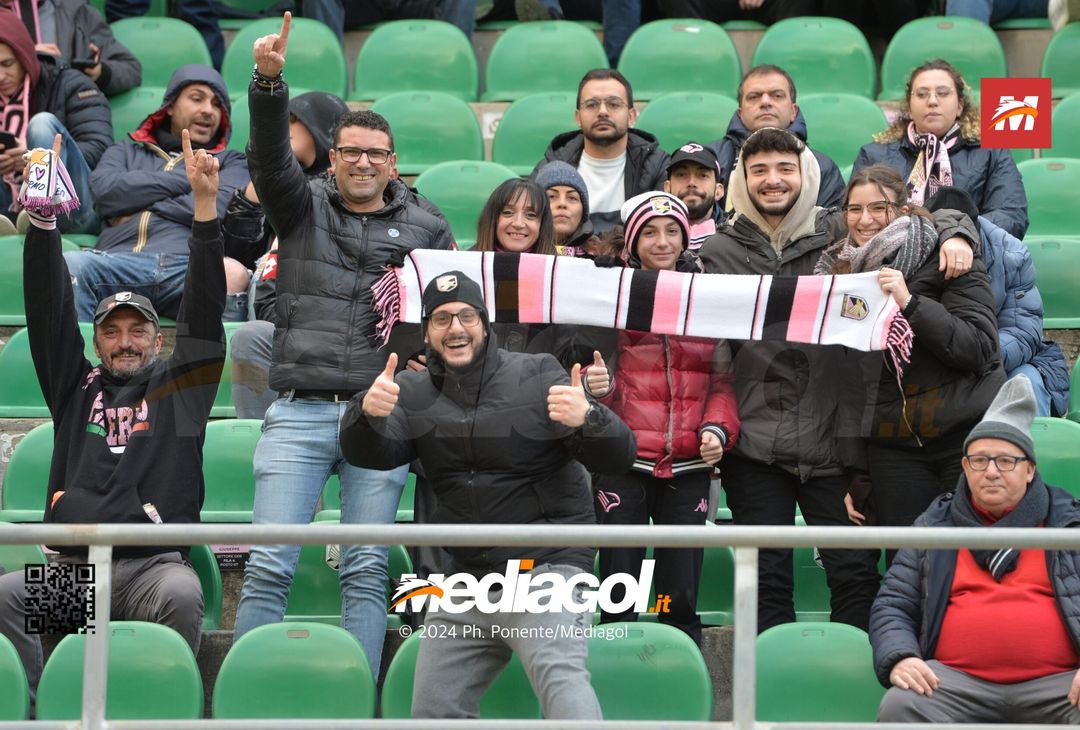 FOTOTIFO Palermo-Modena 4-2, gli scatti ai tifosi al “Renzo Barbera” (GALLERY) - immagine 34