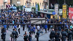 Scontri dopo Genoa-Sampdoria: polizia in tenuta antisommossa per contenere i danni