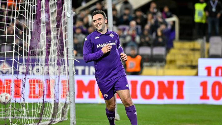 FLORENCE, ITALY - MARCH 22: Giuseppe Rossi celebrates during Pepito Day at Stadio Artemio Franchi on March 22, 2025 in Florence, Italy. Pepito Day is special event dedicated to Giuseppe Rossi, affectionately nicknamed “Pepito”. This day will mark the farewell to football of the Italian-American striker, famous for his career at clubs such as Fiorentina, Villarreal and Manchester United, as well as for his appearances for the Italian national team. (Photo by Diego Puletto/Getty Images) Giuseppe Rossi