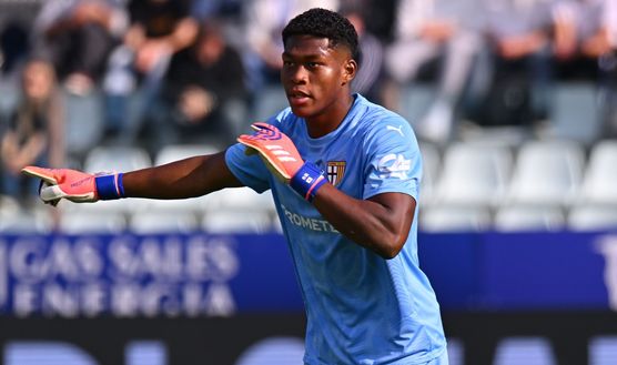 Getty Images Parma, Suzuki operato: per il portiere intervento alla mano, ecco quanto starà fuori- immagine 3