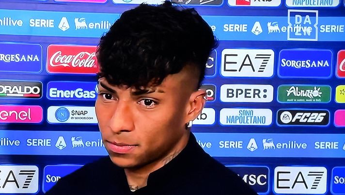 Alisson Santos mastica amaro dopo la sconfitta patita dal Napoli per mano del Bologna: l'intervista completa a Dazn. alisson santos napoli