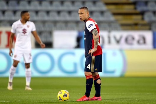CAGLIARI, ITALIA - 19 FEBBRAIO : Radja Nainggolan durante una partita di serie A contro il Torino (Foto di Enrico Locci/Getty Images) Nainggolan e l’arresto: “Mi hanno trattato come se fossi Pablo Escobar”- immagine 2