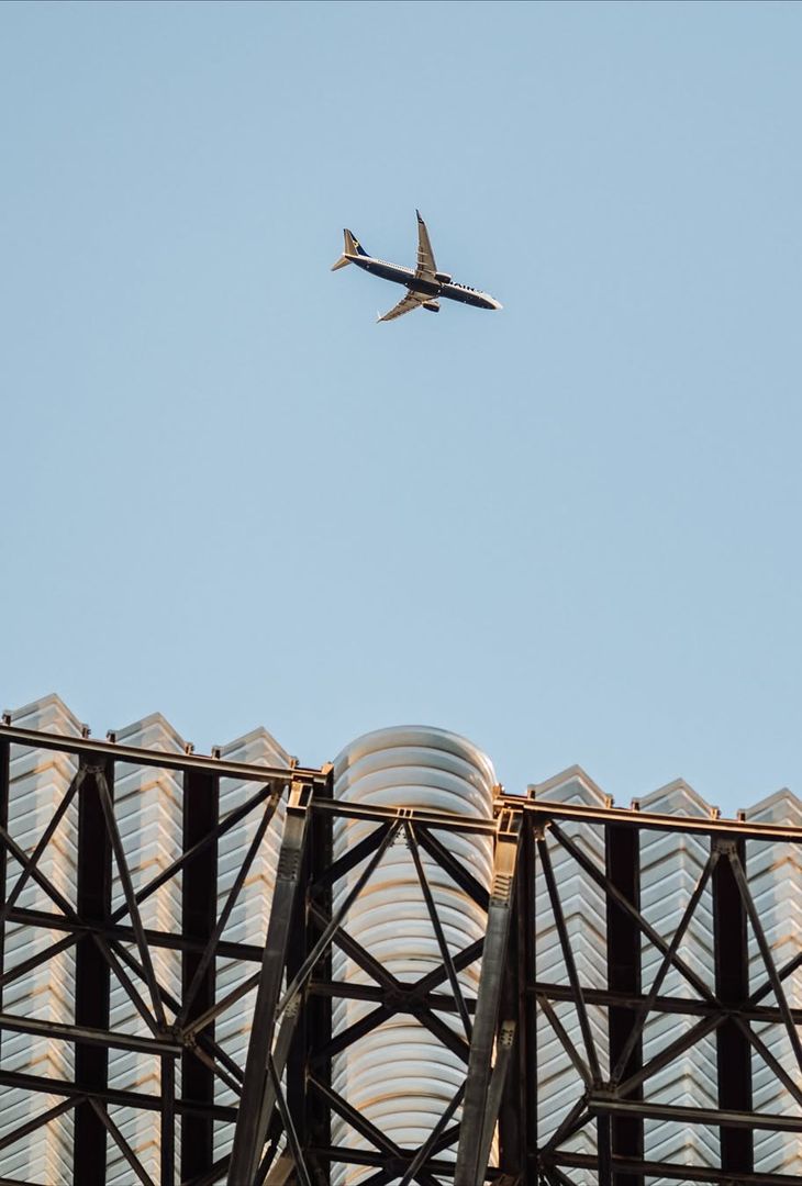 Circa un'ora separa Napoli-Eintracht Francoforte dal suo fischio d'inizio. In programma alle 18:45, la gara è valevole per la 4ª giornata della League Phase dell'edizione 2025/26 di Champions. Ad ospitare tale scontro sarà lo Stadio Diego Armando Maradona, di cui l'admin dei social azzurri ha pubblicato una serie di scatti sul proprio account Instagram.