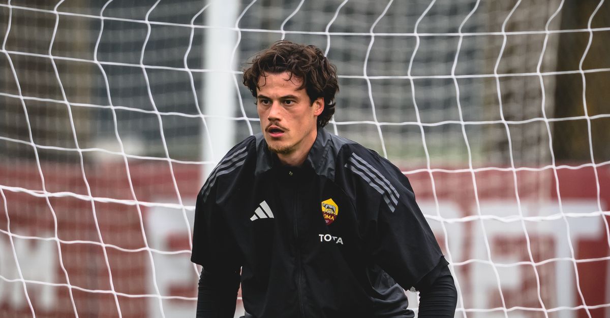 In piedi su una sedia a 