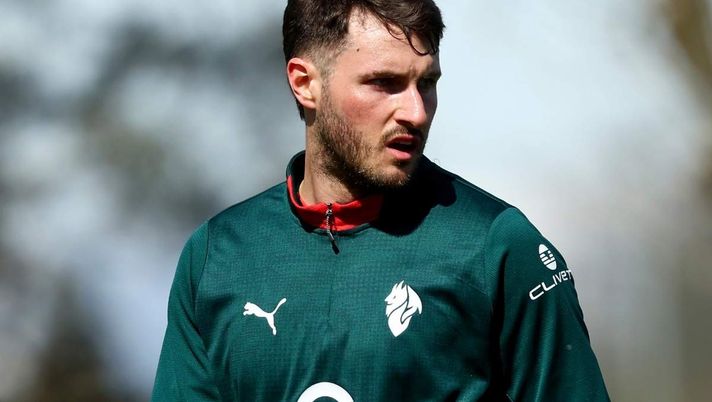 Santiago Giménez (attaccante AC Milan), qui durante una seduta di allenamento con i rossoneri a Milanello | Milan News (Getty Images) Milan, ecco perché Gimenez potrebbe giocare titolare contro il Napoli