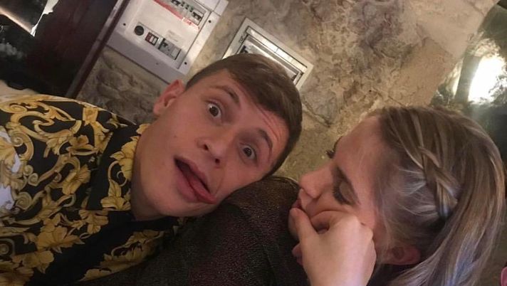 Barella, la moglie esplode dopo l’ennesima fake news: “Pagliacci, non avete un ca* da fare?” Barella, la moglie esplode dopo l’ennesima fake news: “Pagliacci, non avete un ca* da fare?” - immagine 1